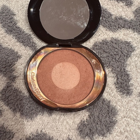 Charlotte Tilbury Other - Charlotte tilbury cheek to chic blush